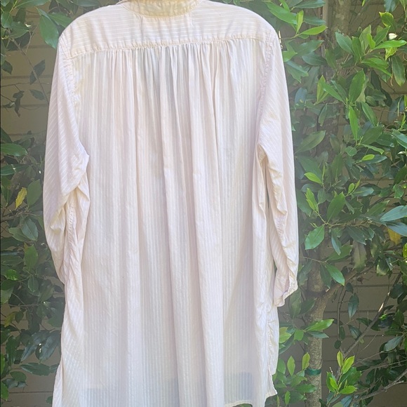 Magnolia Pearl Women's Cordelia shirt in cream tone on tone stripe euro cotton - Picture 2 of 7